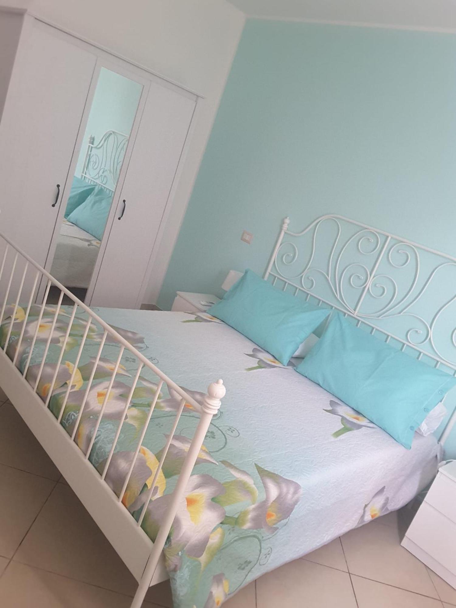 Iriss Bed and Breakfast Taormina Buitenkant foto