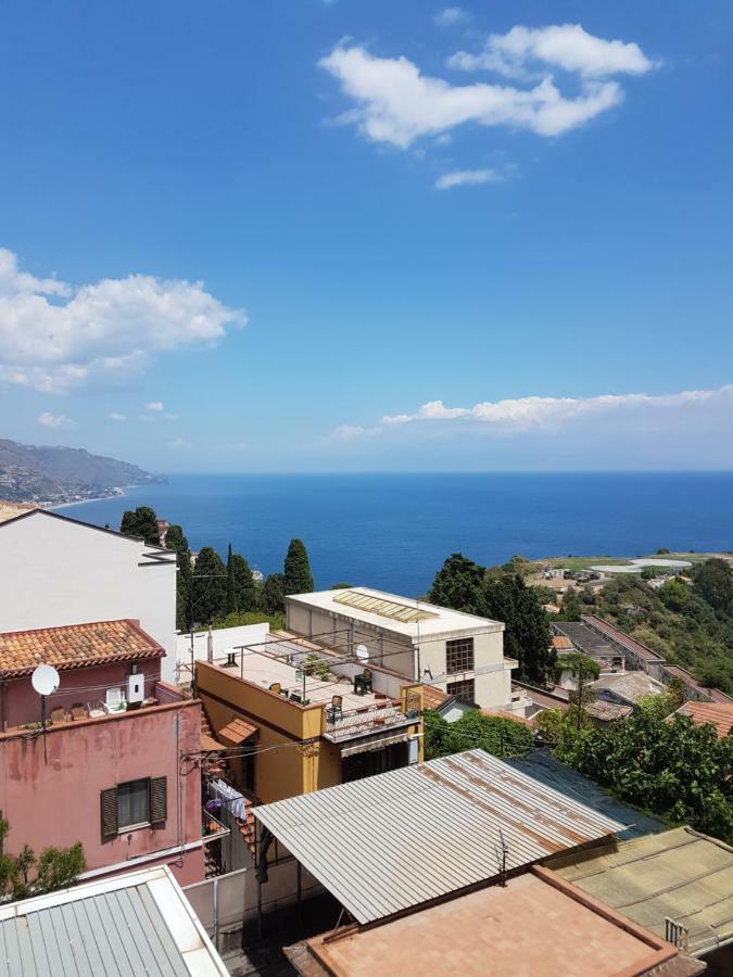 Iriss Bed and Breakfast Taormina Buitenkant foto