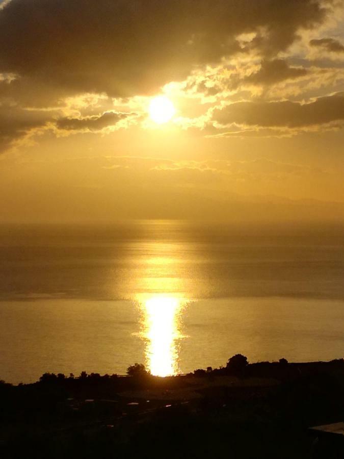 Iriss Bed and Breakfast Taormina Buitenkant foto