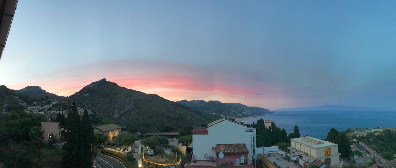 Iriss Bed and Breakfast Taormina Buitenkant foto
