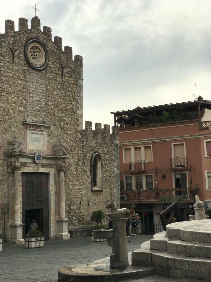 Iriss Bed and Breakfast Taormina Buitenkant foto