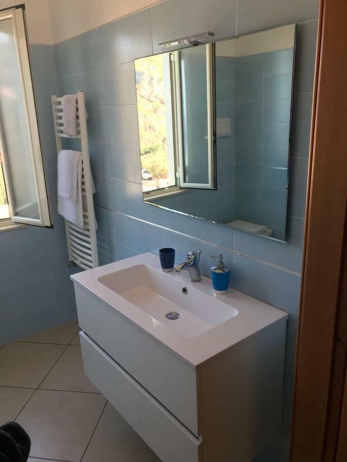 Iriss Bed and Breakfast Taormina Buitenkant foto